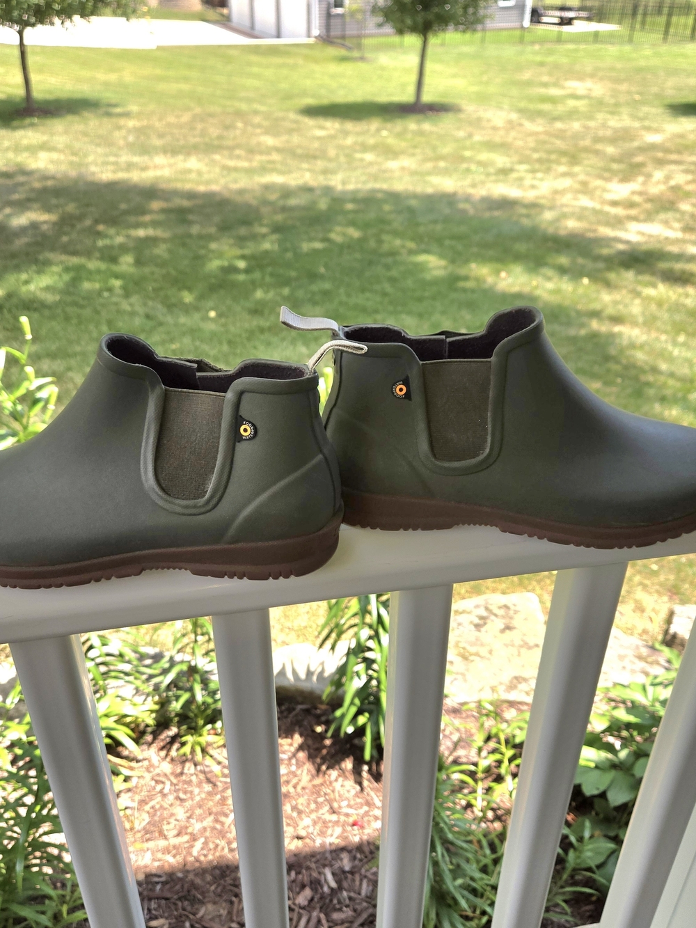 ​Bogs Sweet Pea Waterproof Rain Boot Olive Green Slip On Chelsea Ankle Boot Sz 8